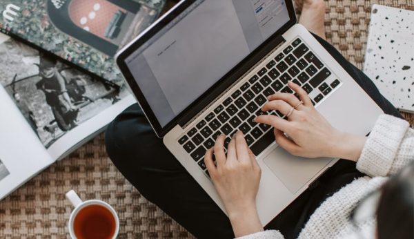 Gülümsemeyi Gülümsemeyi